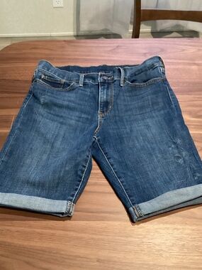 Levi’s Bermuda shorts